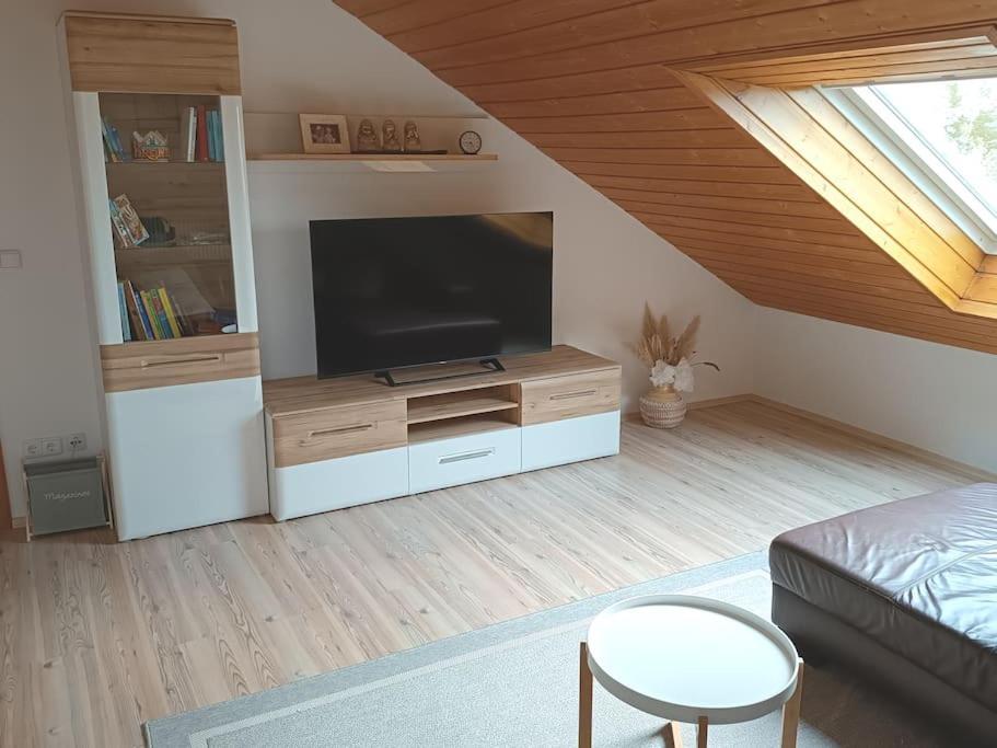 Ferienwohnung - Dachgeschoss Schmuckstueck Wolnzach Exteriör bild